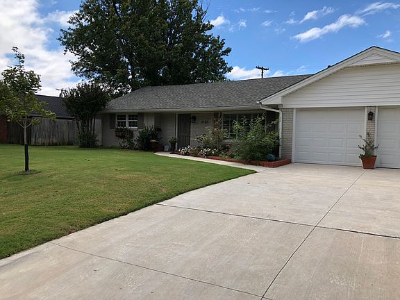 2nd image of 2732 Carlton Way