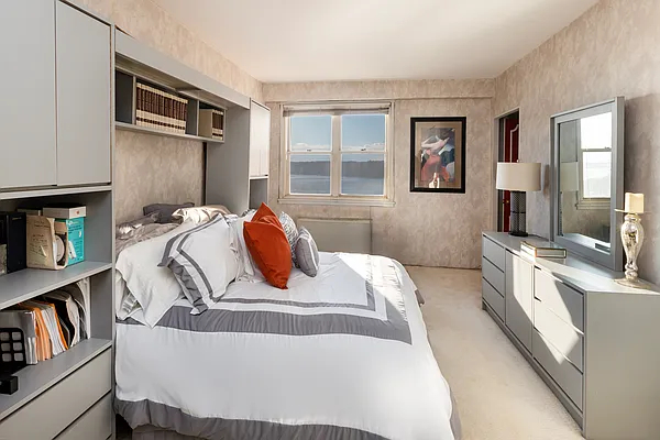 Sold by Brown Harris Stevens | media 39