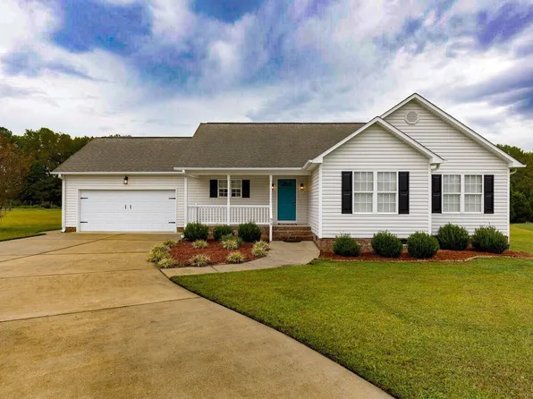 15 Delmar Ct, Fuquay Varina, NC 27526