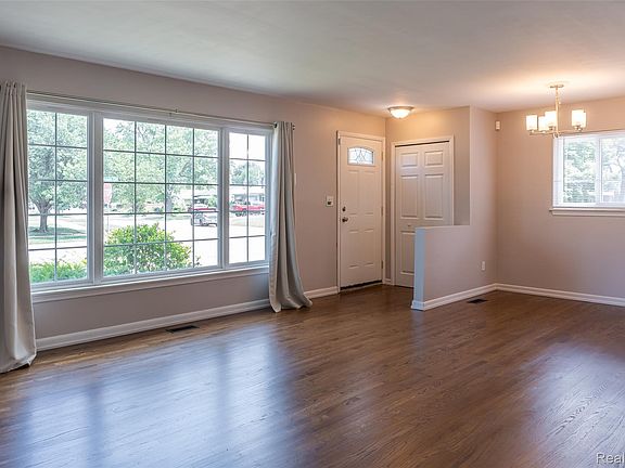 2nd image of 32017 Bertram Dr