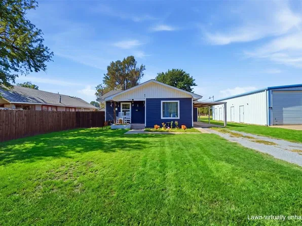 309 N Stephens St, Hobart, OK 73651