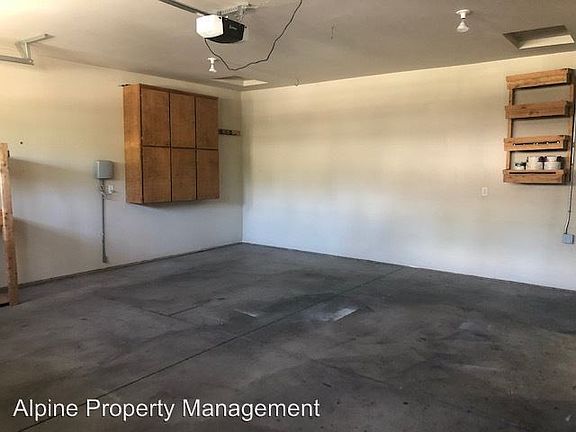 3rd image of 61181 Lodgepole Dr