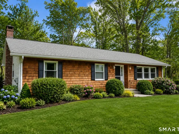 28 Meetinghouse Terrace, New Milford, CT 06776