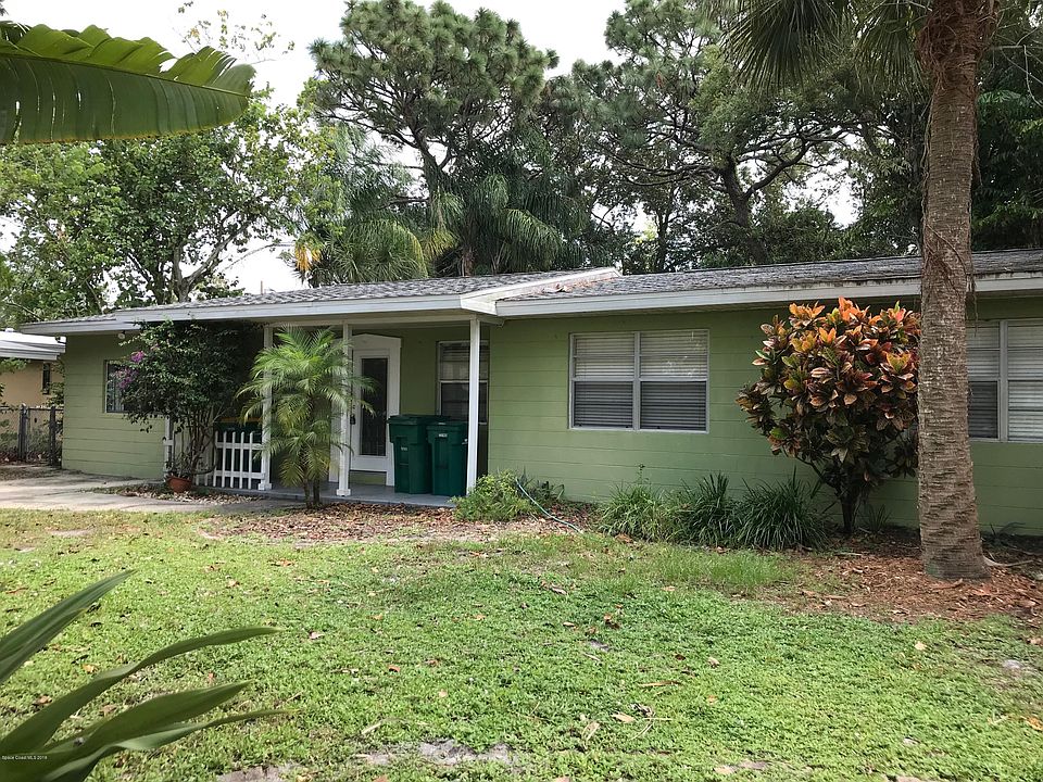 1st image of 815 Glenmore Cir