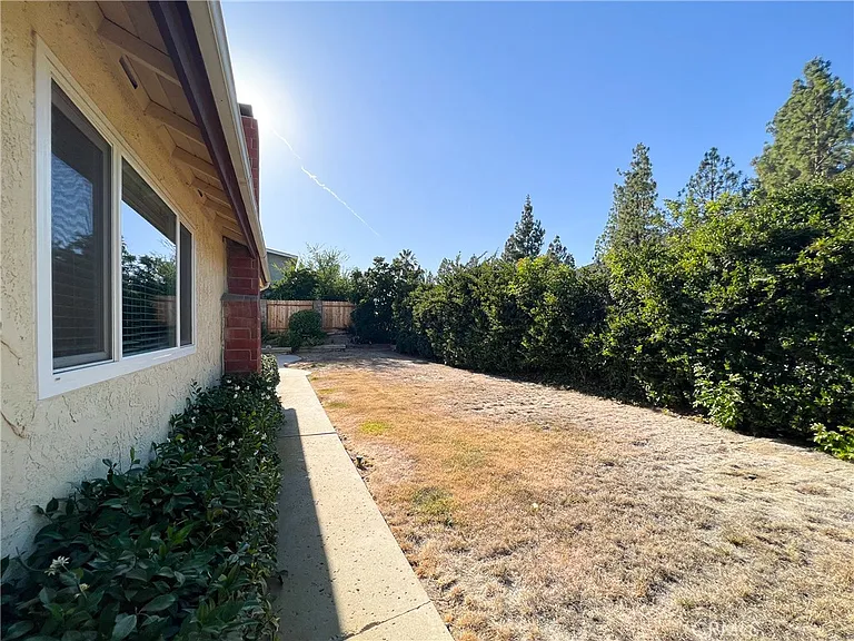1359 Calle De Oro — Photo 4