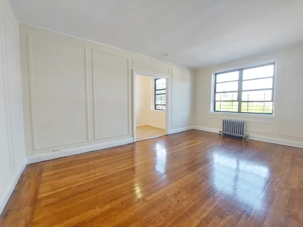 (undisclosed Address), New Rochelle, NY 10805