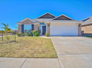 449 Compass Dr, Yukon, OK 73099