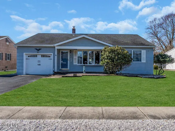 4 Auburn Road, Toms River, NJ 08757
