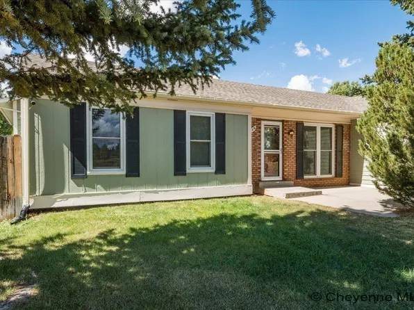 1554 Henry Dr, Laramie, WY 82072