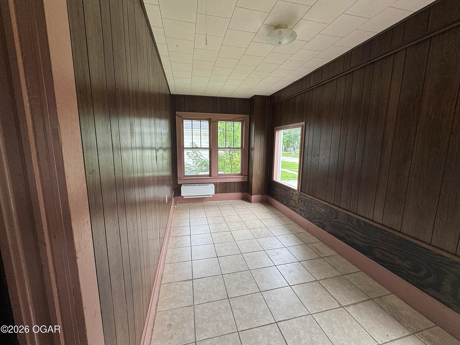 3 bed, 1.5 bath, 1596 sqft, $900 — Photo 3