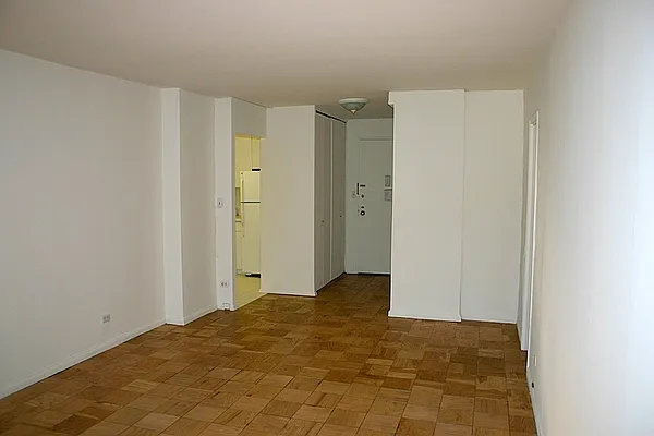 Rented by Carlyle Property Management | media 6