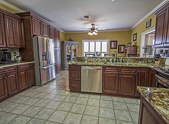 5th image of 203 Habersham Dr