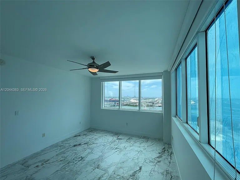 253 NE 2nd St #2409 — Photo 34