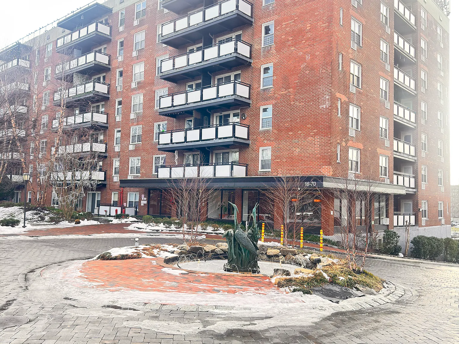 2 bed, 900 sqft, $3,000 — Photo 1