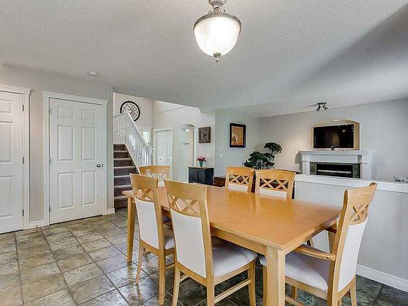 4th image of 249 W Lakeview Pl