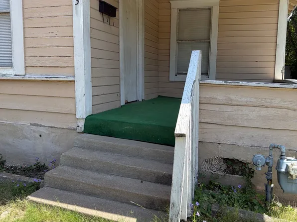 1003 N 24th St, Waco, TX 76707