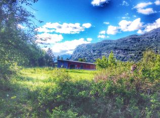 13 Frontage Rd, Mazama, WA 98833
