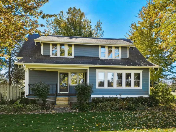 9731 W Highland ROAD, Mequon, WI 53097