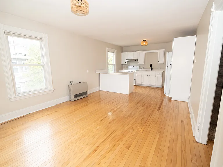 139 Allen Ave — Photo 4