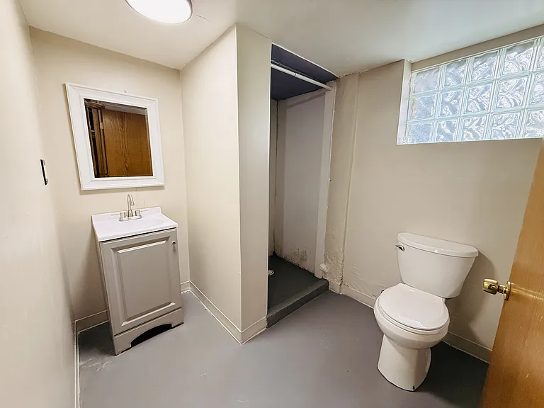 4123 Stickney Ave — Photo 18