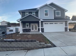 126 Lyle Loop, Selah, WA 98942