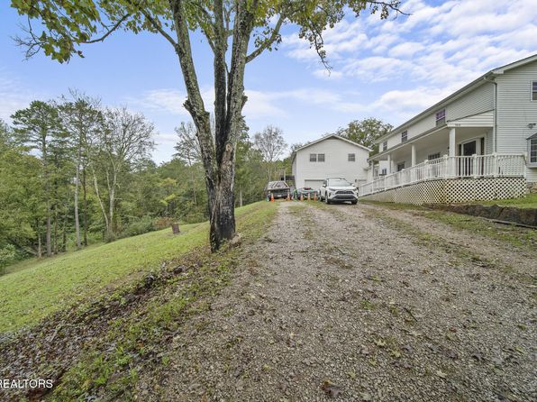 9832 Clift Rd, Strawberry Plains, TN 37871