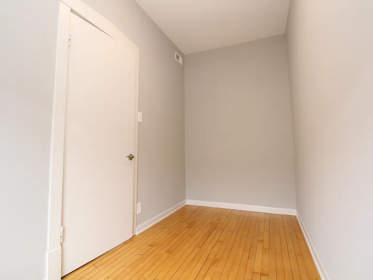 2538 N California Ave #2S — Photo 15