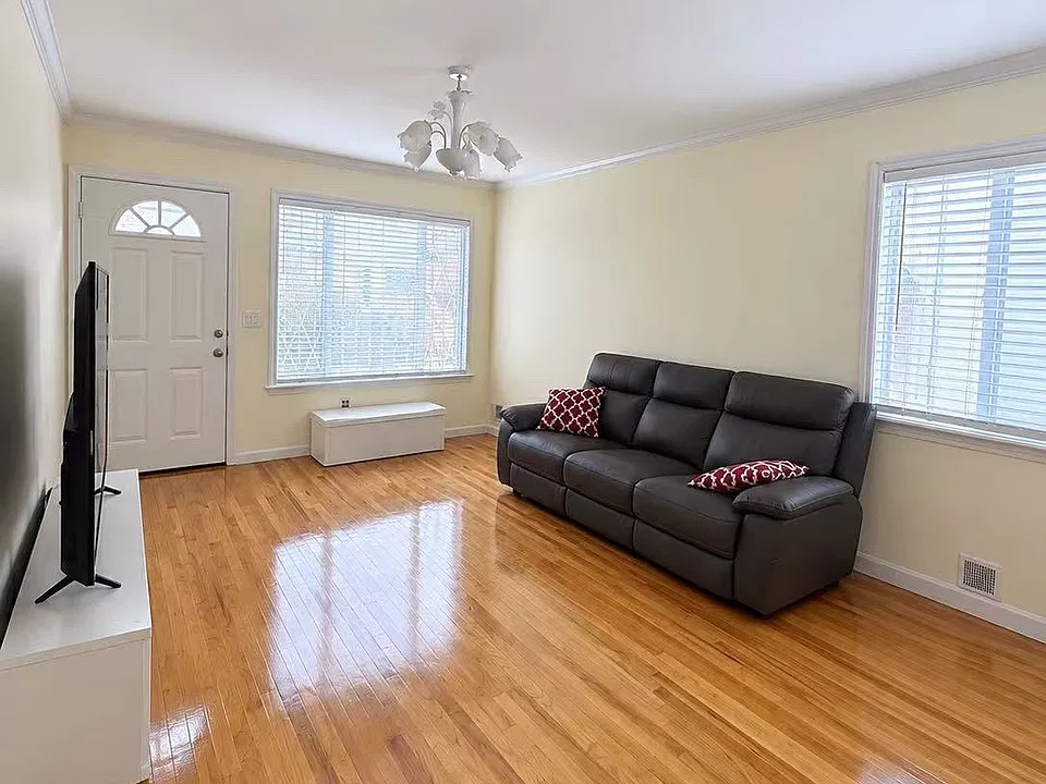 96 Wellbrook Ave