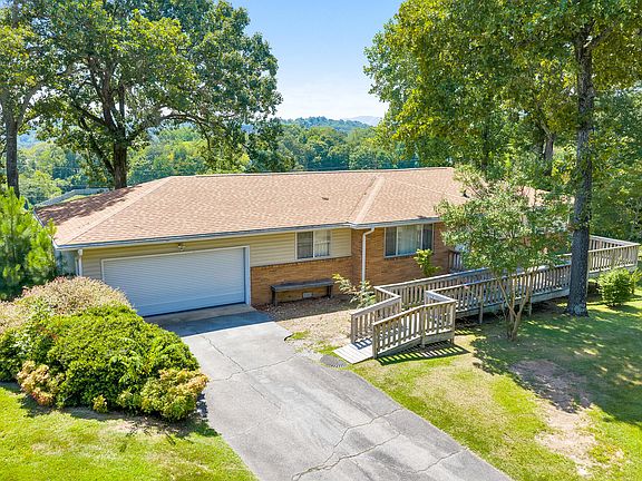 2nd image of 604 Highview Dr