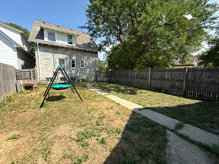 3201 N 39th St — Photo 15