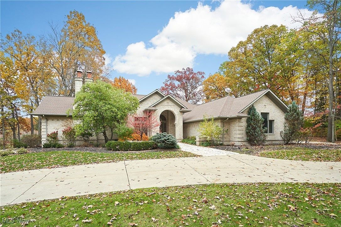 4120 Lochness Cir NW