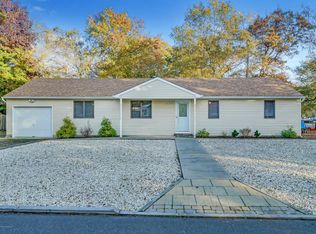 515 Peach Tree Ln, Forked River, NJ 08731