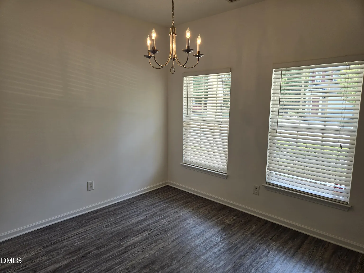 2 bed, 2.5 bath, 1290 sqft, $1,640 — Photo 3