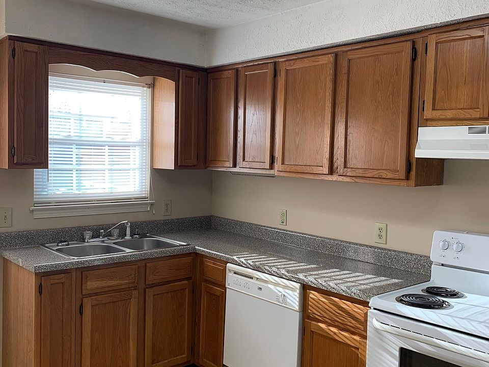 1st image of 106 Jefferson St #C