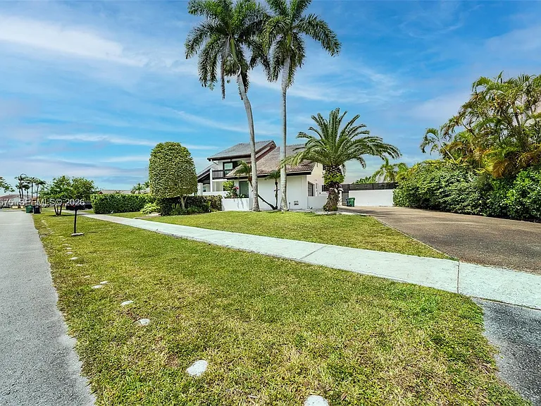 330 SW 133rd Pl — Photo 51