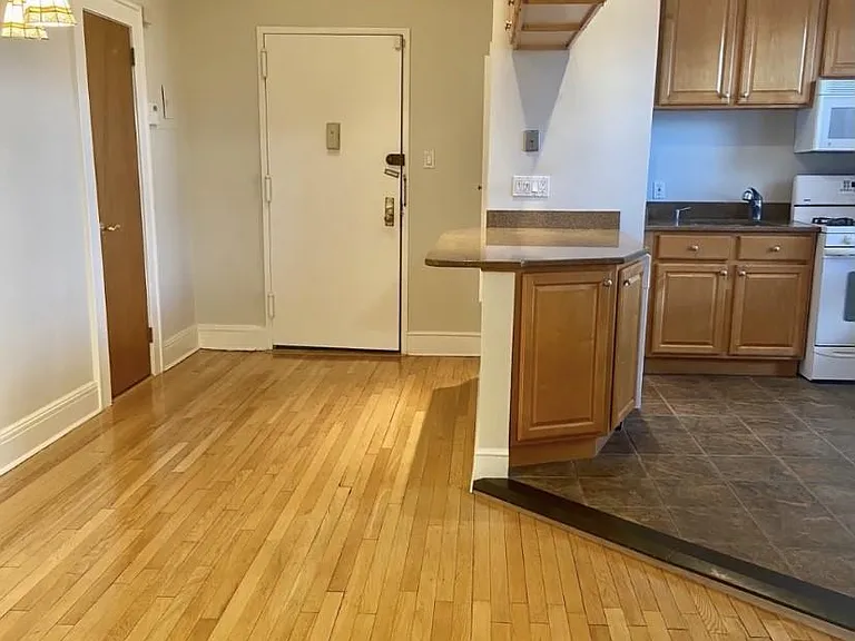 553 Undercliff Ave #12A — Photo 3