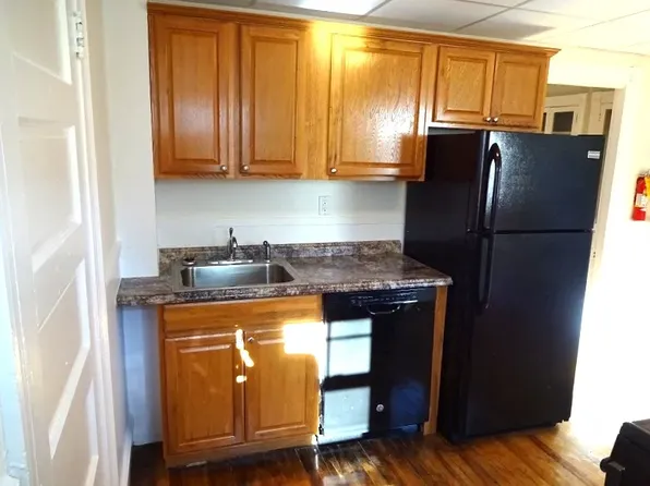 72 Park Ave APT 12, Portland, ME 04101