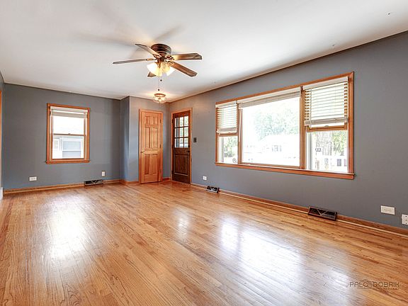 5th image of 122 S Lincoln Ave