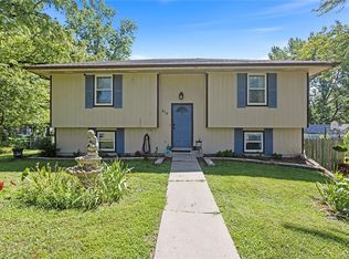 619 Maple St, Lathrop, MO 64465