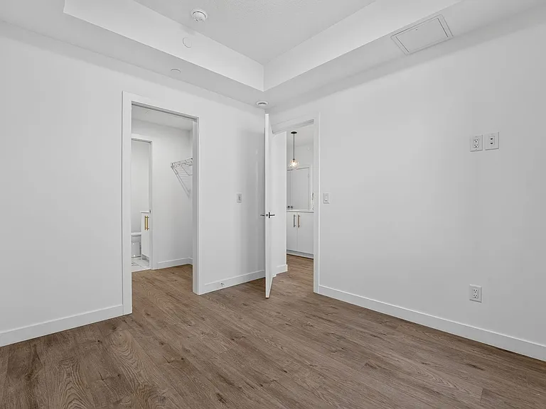 265 Wolf Willow Blvd SE #1517-517 — Photo 15