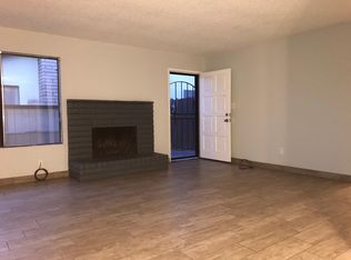 6816 N Half Moon Dr APT A, Bakersfield, CA 93309