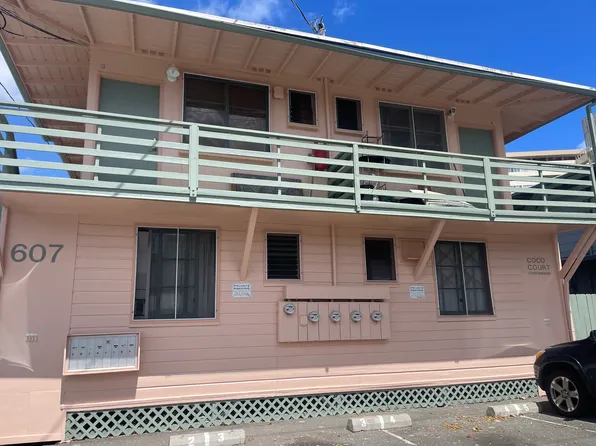607 Isenberg St APT 6, Honolulu, HI 96826