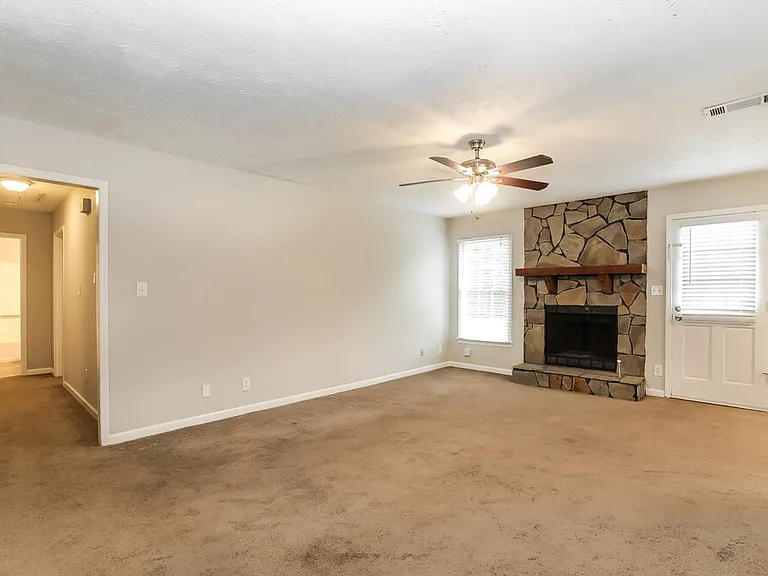 3568 Fernbrook Dr SW — Photo 3