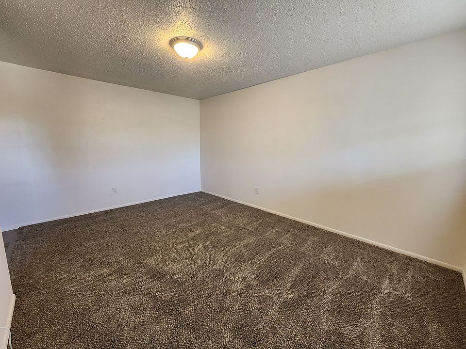 2nd image of 975 Woodrow St #30