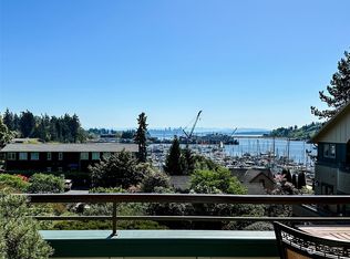 530 Wood Ave SW UNIT B, Bainbridge Island, WA