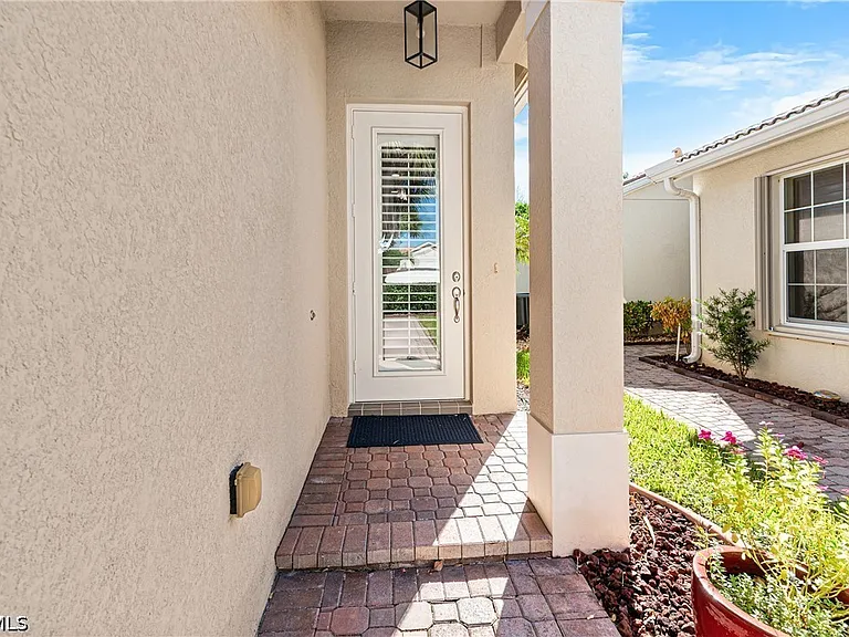 10535 Carolina Willow Dr — Photo 3