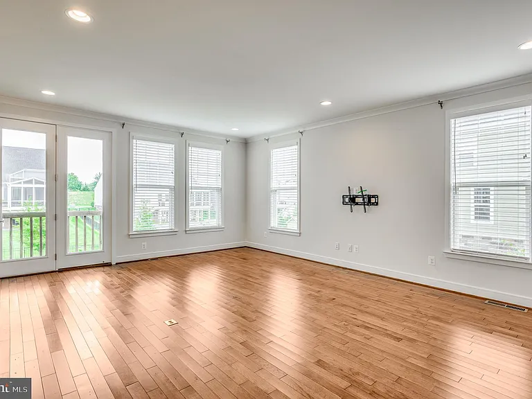 1118 Akan St SE — Photo 8
