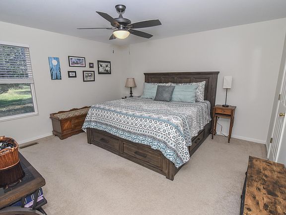 5th image of 2109 Lynwood Pl