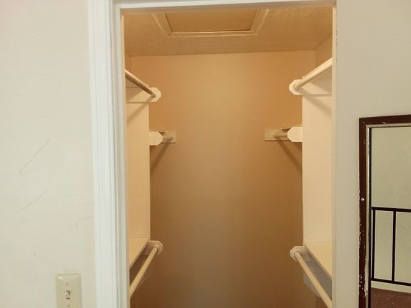 4th image of 301 Hal Muldrow Dr APT 913