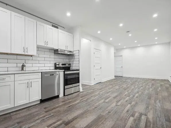 61 4th Avenue image 1 of 10